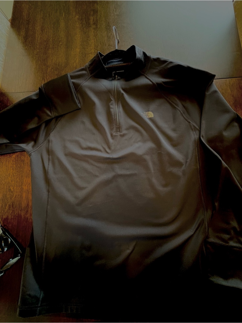 The North Face Men's Winter Warm Essential Black 1/4 Zip Pullover Jacket - Picture 10 of 10